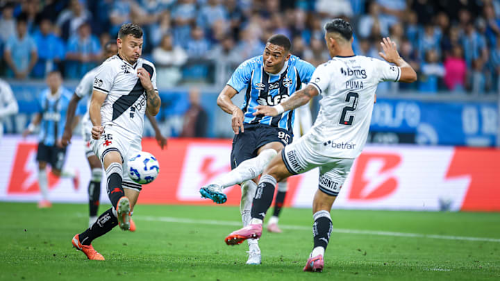 Grêmio e Vasco se enfrentam pela 8ª rodada do Brasileirão Grêmio e Vasco se enfrentam pela 8ª rodada do Brasileirão