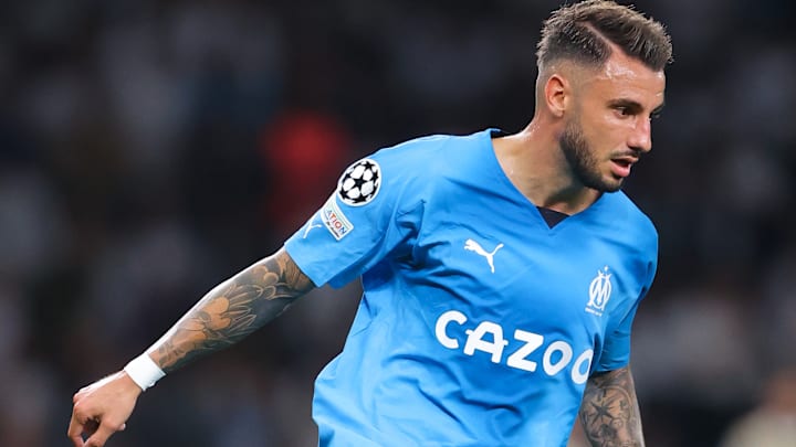 Jonathan Clauss a laissé sa place.