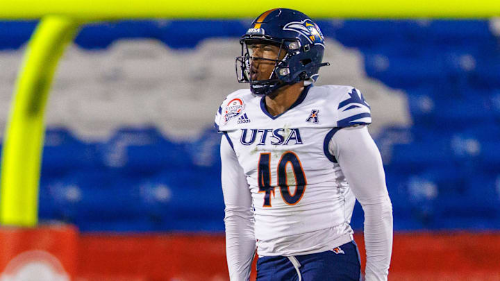 Dec 19, 2023; Frisco, TX, USA; UTSA Roadrunners linebacker Jimmori Robinson (40) celebrates after a sack against the Marshall Thundering Herd during the first quarter at Toyota Stadium. Mandatory Credit: Andrew Dieb-Imagn Images