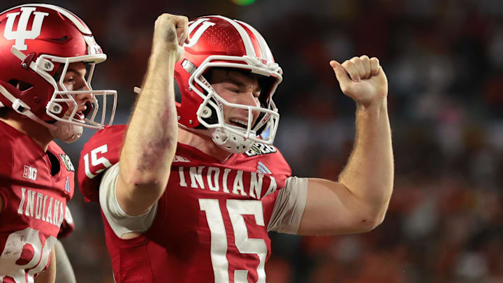 Fernando Mendoza is the massive betting favorite to be the No. 1 pick in the 2026 NFL Draft.