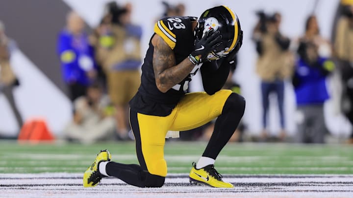 Pittsburgh Steelers cornerback Darius Slay Pittsburgh Steelers cornerback Darius Slay