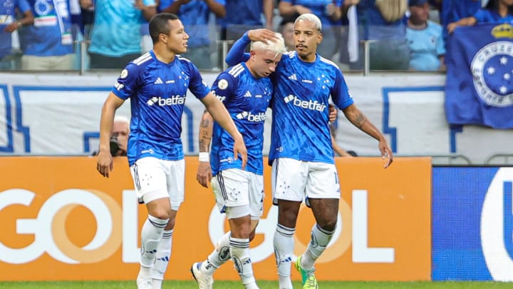 Cruzeiro atropelou o Corinthians em Belo Horizonte