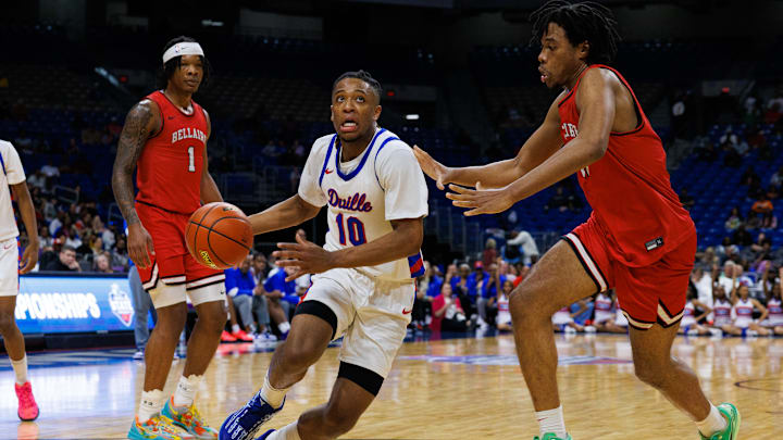 Duncanville vs. Houston Bellaire UIL Class 6A Division 1 championship game. Duncanville prevailed 54-52 but reportedly has lost his head coach David Peavy who has accepted a job in Florida.
