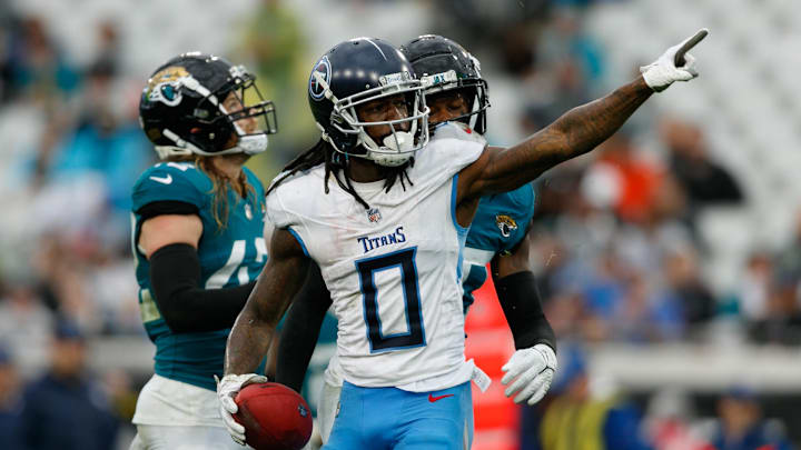 Tennessee Titans wide receiver Calvin Ridley (0) signals for first down against the Jacksonville Jaguars during the third quarter at EverBank Stadium. 