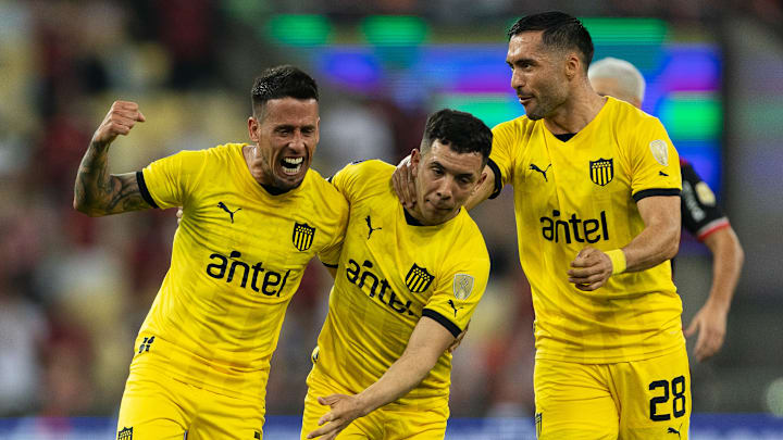 Leo Fernández é um dos nomes do Peñarol que disputou o Brasileirão em 2023