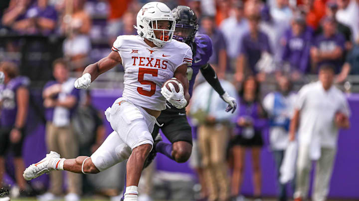 Texas running back Bijan Robinson (5) runs the ball. Texas took on Texas Christian University at