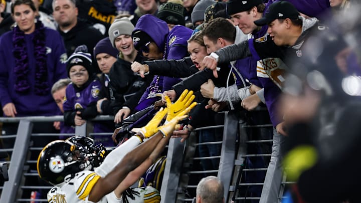 Pittsburgh Steelers v Baltimore Ravens