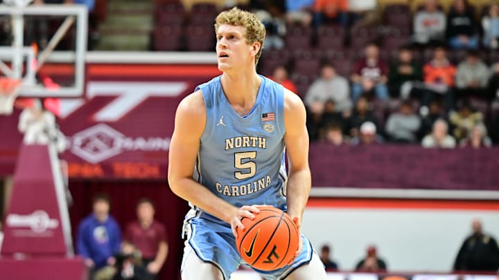 North Carolina Tar Heels guard Cade Tyson (5) looks to shoot the ball 
