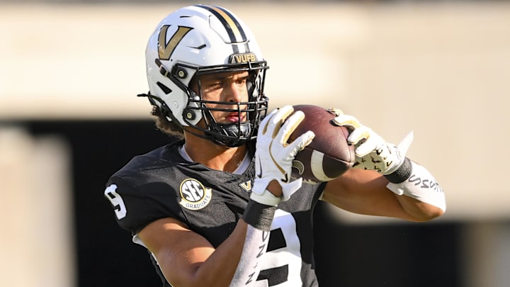 Nov 8, 2025; Nashville, Tennessee, USA;  Vanderbilt Commodores tight end Eli Stowers (9) against the Auburn Tigers during pre-game warmups at FirstBank Stadium. Mandatory Credit: Steve Roberts-Imagn Images