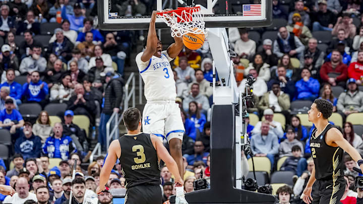 Kentucky Wildcats guard Adou Thiero (3) 
