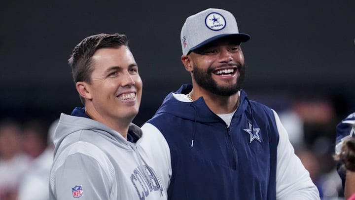 Sep 26, 2022; East Rutherford, New Jersey, USA;  Dallas Cowboys quarterback Dak Prescott (right)