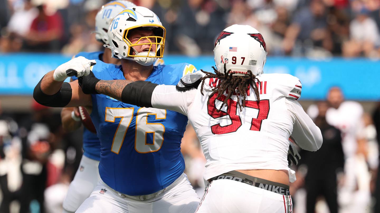 Chargers All-Star Offensive Lineman Returns to Practice, Quieting Season-Ending Rumors