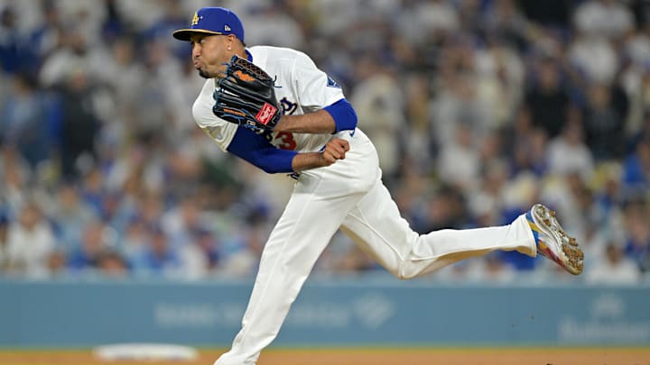 Edwin Díaz debutó con los Dodgers ante los Diamondbacks 