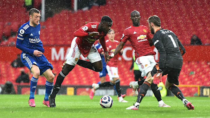 Clubes se enfrentam em duelo válido pela oitava rodada da Premier League Clubes se enfrentam em duelo válido pela oitava rodada da Premier League