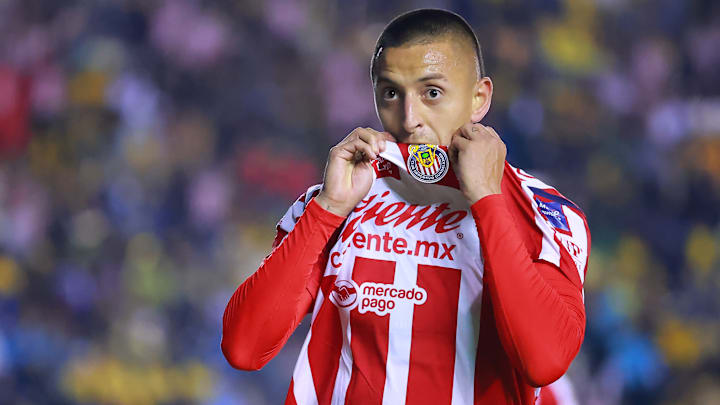 Roberto Alvarado abrió la pizarra en el Clásico Nacional