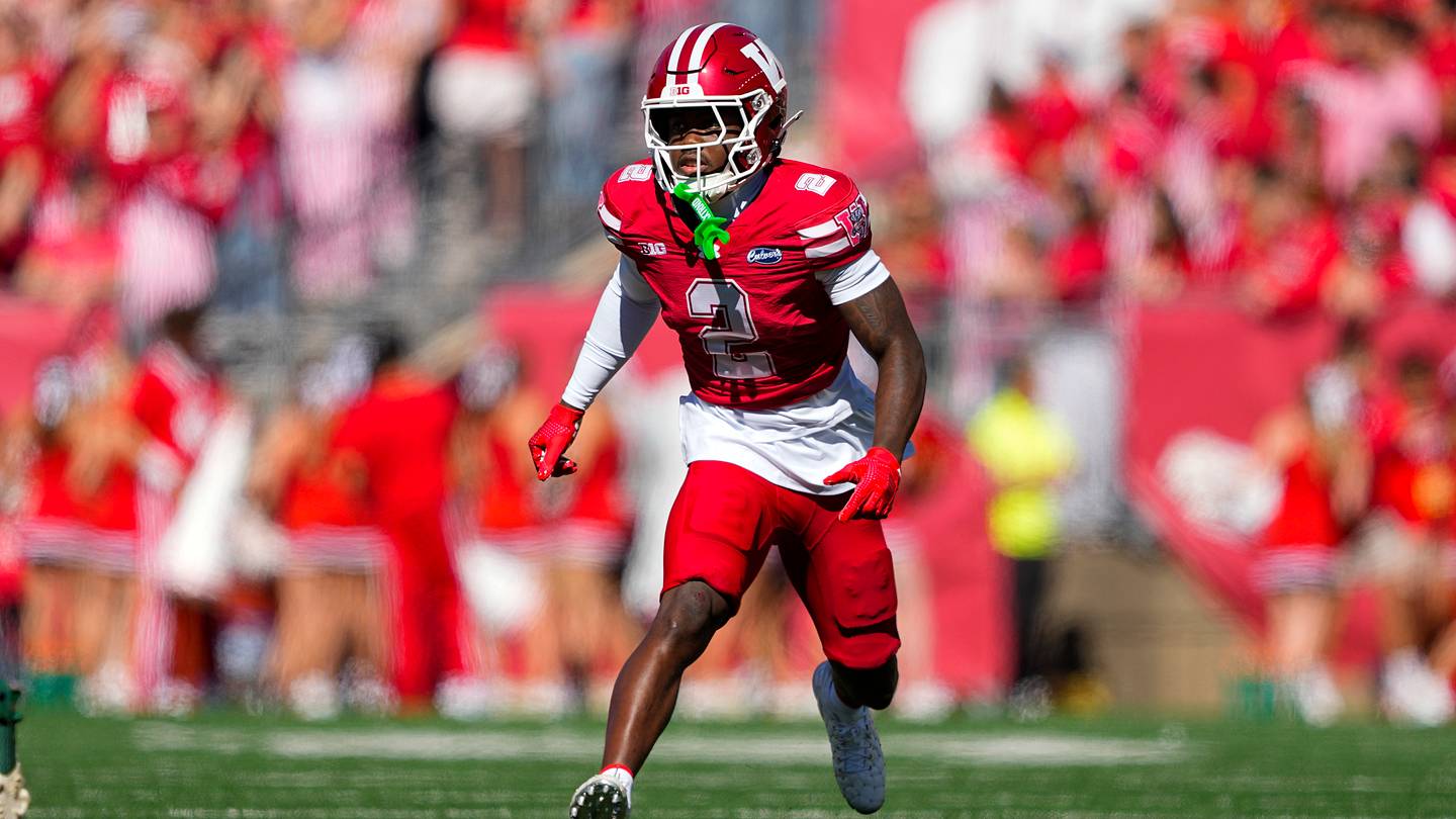 Grading Every Defensive Starter for Wisconsin Football at the Bye Week