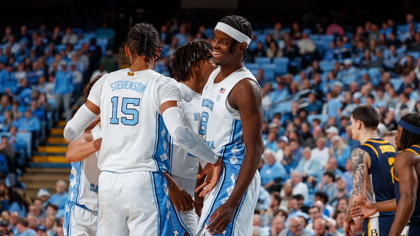 Caleb Wilson spreads holiday cheer inside the UNC basketball locker room