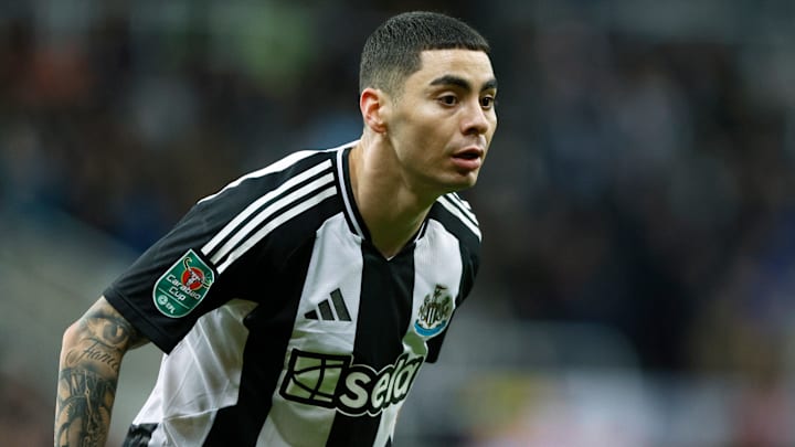 Cruz Azul estaría sondeando el fichaje del mediapunta paraguayo Miguel Almirón, del Newcastle United de Inglaterra.