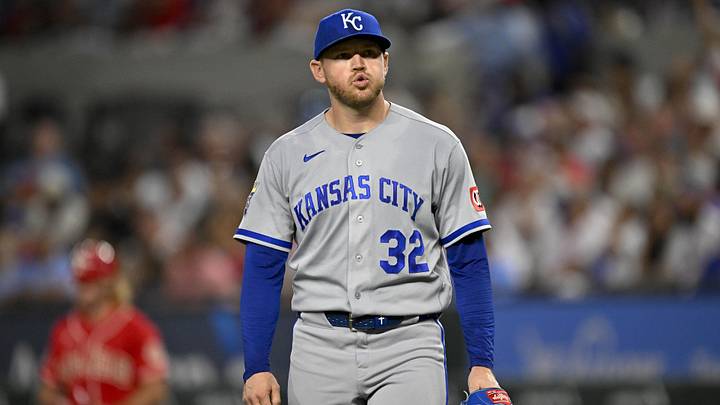 May 29, 2026; Arlington, Texas, USA;  Kansas City Royals starting pitcher Stephen Kolek (32) comes off the field after he pitches against the Texas Rangers during the fourth inning at Globe Life Field. Mandatory Credit: Jerome Miron-Imagn Images