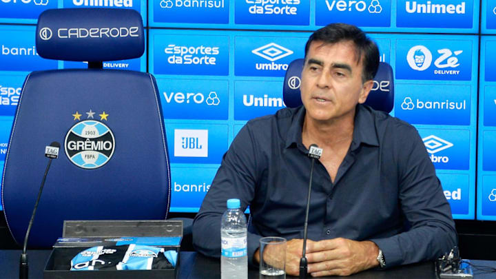 Gustavo Quinteros já comandou o Grêmio em 10 partidas