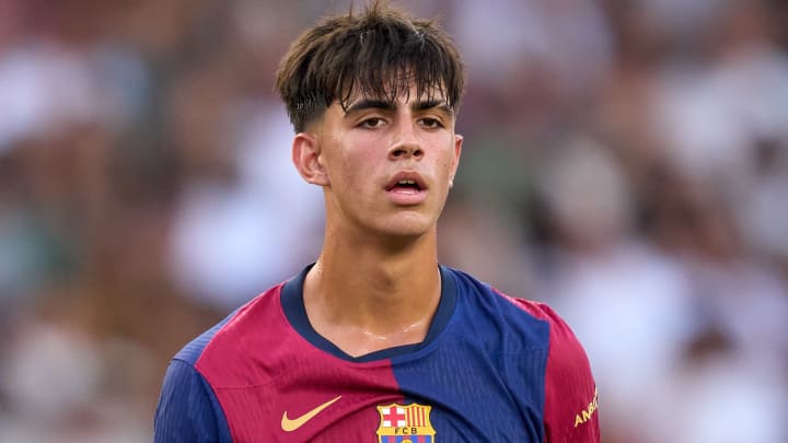 Marc Bernal disputou três jogos com a equipe principal do Barça