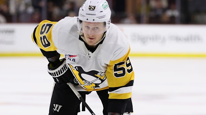 Pittsburgh Penguins v Arizona Coyotes