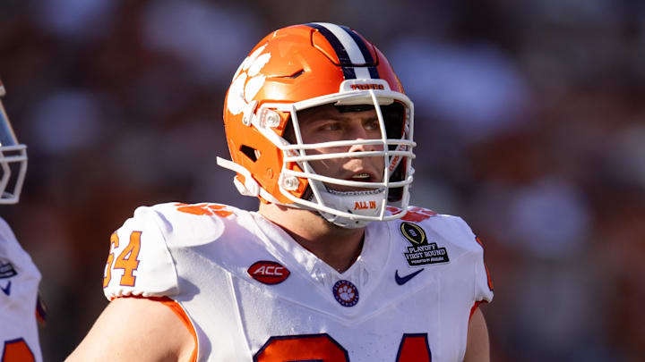 Clemson Tigers offensive lineman Walker Parks was named the Brandon Streeter Award winner in 2025. Clemson Tigers offensive lineman Walker Parks was named the Brandon Streeter Award winner in 2025.