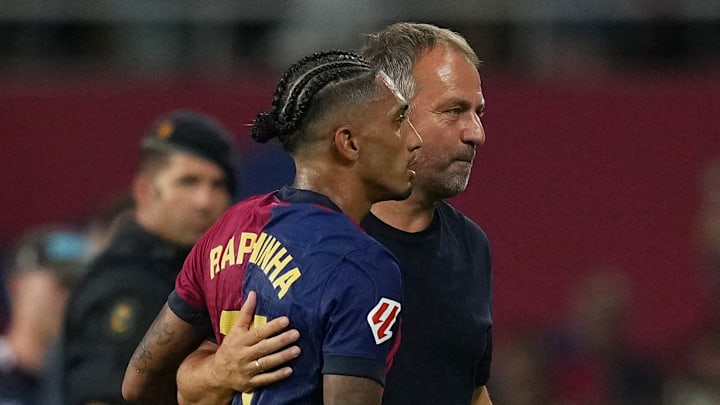 Hansi Flick setzte Raphinha aus Disziplin-Gründen auf die Bank. Hansi Flick setzte Raphinha aus Disziplin-Gründen auf die Bank.