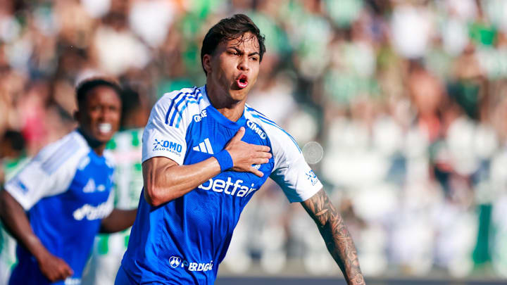 Kaio Jorge marcou duas vezes e garantiu ponto para o Cruzeiro 