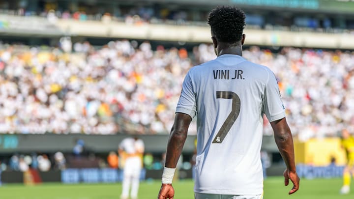 Vinicius et le numéro 7 emblématique du Real Madrid.