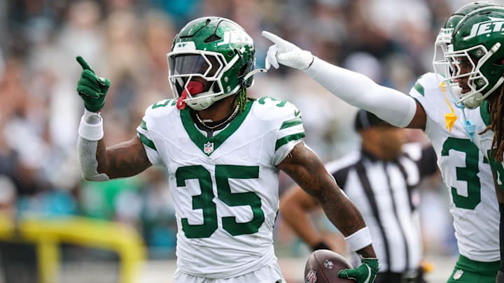 Dec 15, 2024; Jacksonville, Florida, USA; New York Jets safety Jalen Mills (35) celebrates after an interception against the Jacksonville Jaguars in the first quarter at EverBank Stadium. Mandatory Credit: Nathan Ray Seebeck-Imagn Images Dec 15, 2024; Jacksonville, Florida, USA; New York Jets safety Jalen Mills (35) celebrates after an interception against the Jacksonville Jaguars in the first quarter at EverBank Stadium. Mandatory Credit: Nathan Ray Seebeck-Imagn Images