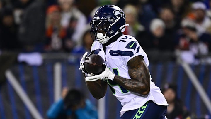 Dec 26, 2024; Chicago, Illinois, USA; Seattle Seahawks wide receiver DK Metcalf (14) makes a catch against the Chicago Bears during the first quarter at Soldier Field. Mandatory Credit: Daniel Bartel-Imagn Images