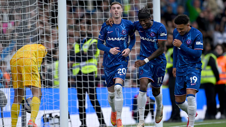 Cole Palmer assinou o 3 a 1 contra o Liverpool