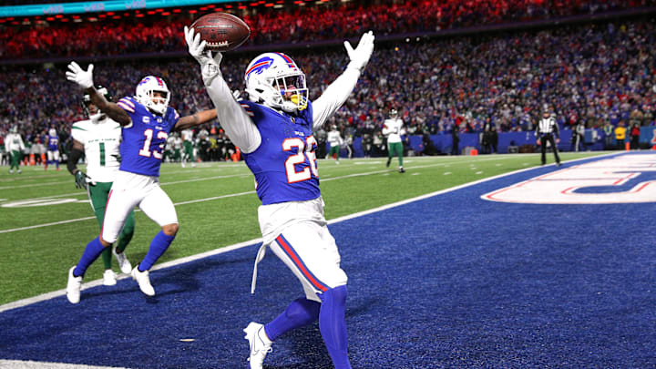 Buffalo Bills running back Latavius Murray (28) celebrates his 28 yard touchdown catch in a 32-6 win