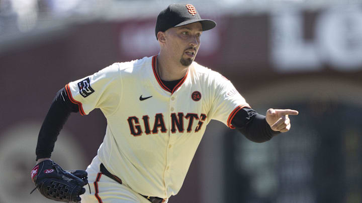 Sep 5, 2024; San Francisco, California, USA; San Francisco Giants pitcher Blake Snell (7) signals to the catcher during the first inning against the Arizona Diamondbacks at Oracle Park Sep 5, 2024; San Francisco, California, USA; San Francisco Giants pitcher Blake Snell (7) signals to the catcher during the first inning against the Arizona Diamondbacks at Oracle Park