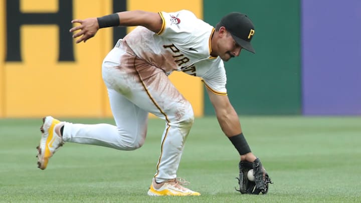 Jul 19, 2025; Pittsburgh, Pennsylvania, USA; Pittsburgh Pirates second baseman Nick Gonzales (39) fields a ground ball for an out  against Chicago White Sox second baseman Chase Meidroth (not pictured) during the fourth inning at PNC Park. Mandatory Credit: Charles LeClaire-Imagn Images