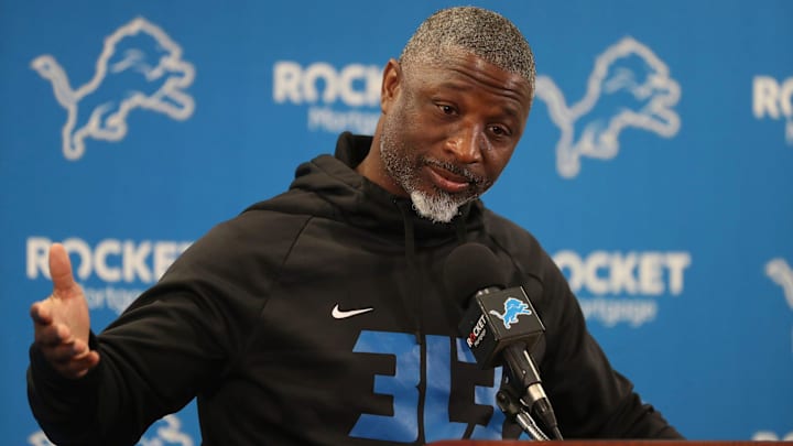Detroit Lions defensive coordinator Aaron Glenn