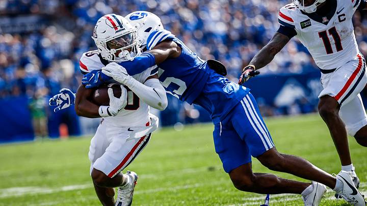 BYU cornerback Jayven Williams against Arizona BYU cornerback Jayven Williams against Arizona