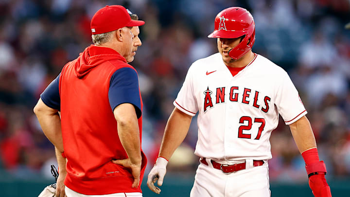 Los Angelinos sacaron a Mike Trout del juego del martes con molestias 