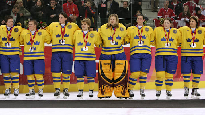 OLY-2006-IHOCKEY-SWE-CAN-GOLD