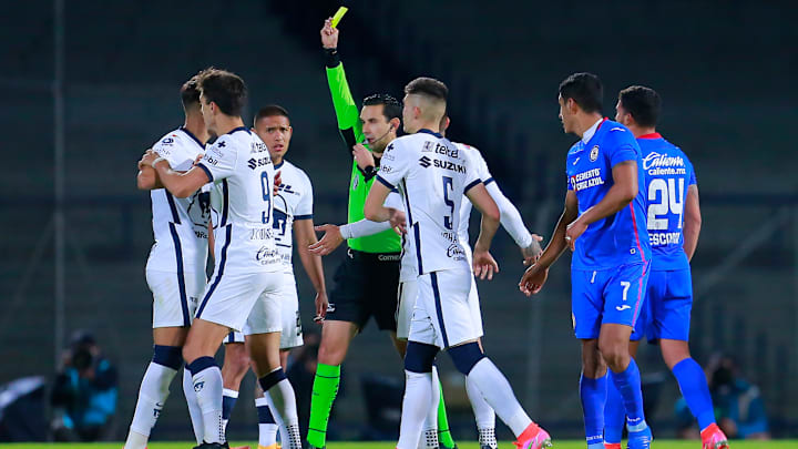 Pumas UNAM v Cruz Azul - Torneo Guard1anes 2021 Liga MX