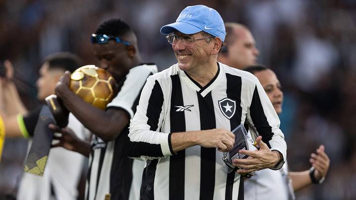Grupo de John Textor pretende ampliar investimentos no Botafogo Grupo de John Textor pretende ampliar investimentos no Botafogo