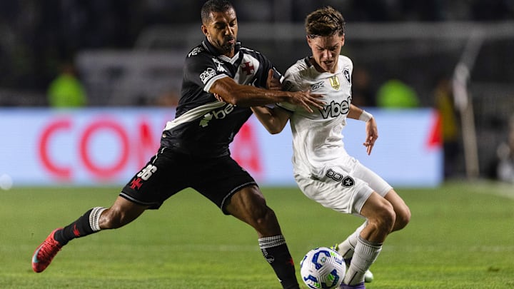 Vasco e Botafogo disputam clássico em São Januário neste sábado, 4