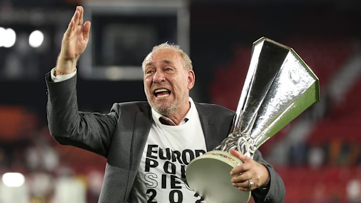 Peter Fischer a allumé l'attribution de la finale de Ligue Europa. Peter Fischer a allumé l'attribution de la finale de Ligue Europa.