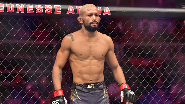Jan 21, 2023; Rio de Janeiro, Brazil; Deiveson Figueiredo (red gloves) before the fight against