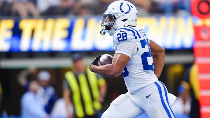 Oct 19, 2025; Inglewood, California, USA; Indianapolis Colts running back Jonathan Taylor (28) runs the ball for a touchdown in second half against the Los Angeles Chargers at SoFi Stadium. Mandatory Credit: Gary A. Vasquez-Imagn Images Oct 19, 2025; Inglewood, California, USA; Indianapolis Colts running back Jonathan Taylor (28) runs the ball for a touchdown in second half against the Los Angeles Chargers at SoFi Stadium. Mandatory Credit: Gary A. Vasquez-Imagn Images