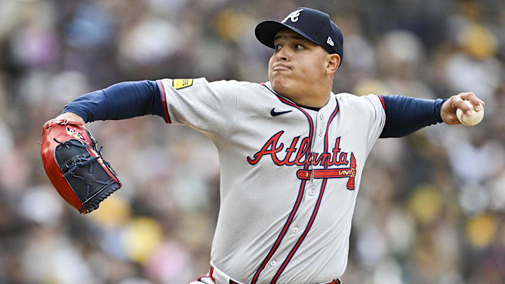 Let the second stint with the Braves begin for Suarez