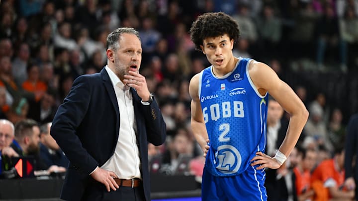 [US, Mexico & Canada customers only] Feb 15, 2025 Caen, FRANCE; St Quentin point guard Nolan Traore with coach Julien Mahe against Le Mans in a Leaders Cup match. Mandatory Credit: Franck Faugere/Presse Sports via Imagn Images