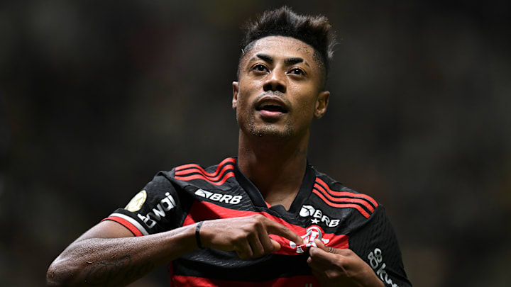 Bruno Henrique marcou dois gols na goleada rubro-negra