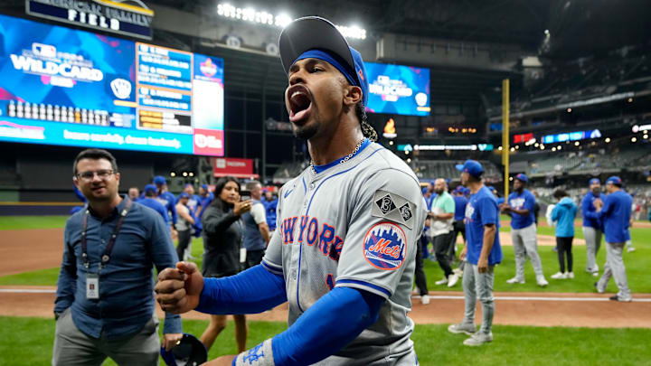 Lindor celebró el pase de su equipo a la Serie Divisional 